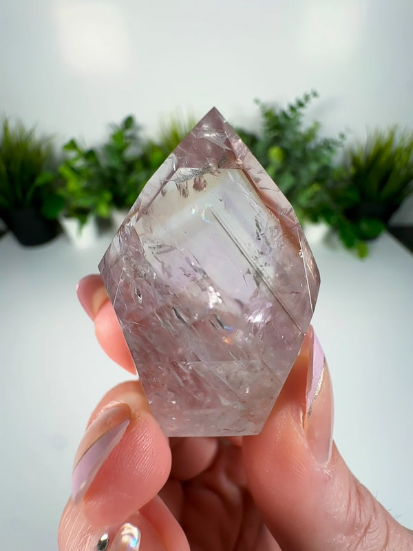 Amethyst Tower with UV Reactive Powellite Phantoms from Cordeiros, Bahia, Brazil